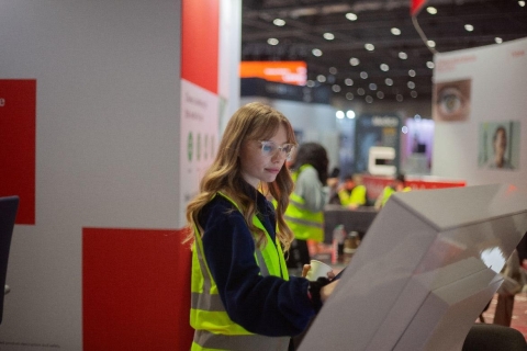 Amelie working at an Event