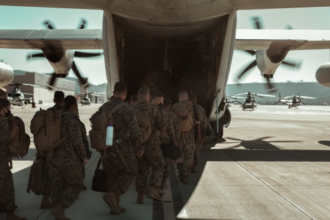 Army boarding plane - Photo by Joel Rivera-Camacho on Unsplash